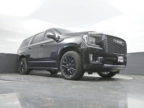 Used 2024 GMC Yukon XL SLT w/ SLT Luxury Package AWD/4WD image 50