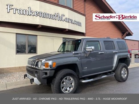 Used 2009 HUMMER H3 w/ Chrome Appearance Package image 2