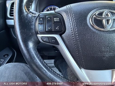 Used 2017 Toyota Highlander Limited w/ Carpet Mat Package FWD image 17