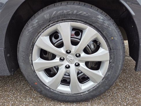 Used 2023 Toyota Corolla LE image 23