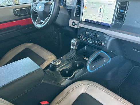 Used 2024 Ford Bronco Wildtrak image 15