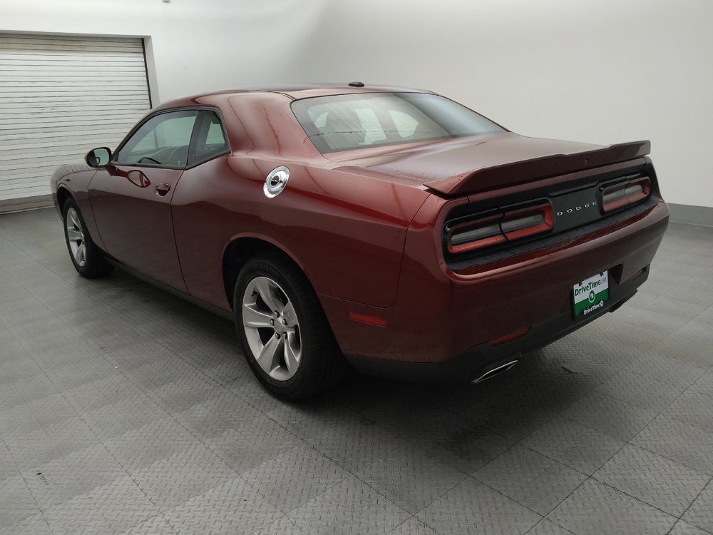 Used 2021 Dodge Challenger SXT w/ Driver Convenience Group RWD image 5