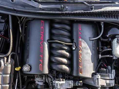 Used 2002 Chevrolet Corvette Coupe w/ Preferred Equipment Group2 image 20