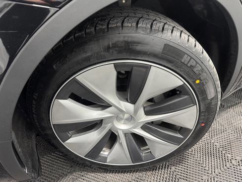 Used 2021 Tesla Model Y Long Range image 47