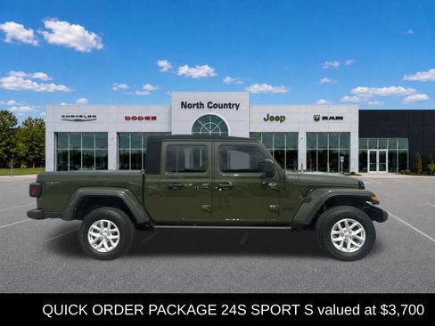 Used 2023 Jeep Gladiator Sport AWD/4WD image 1