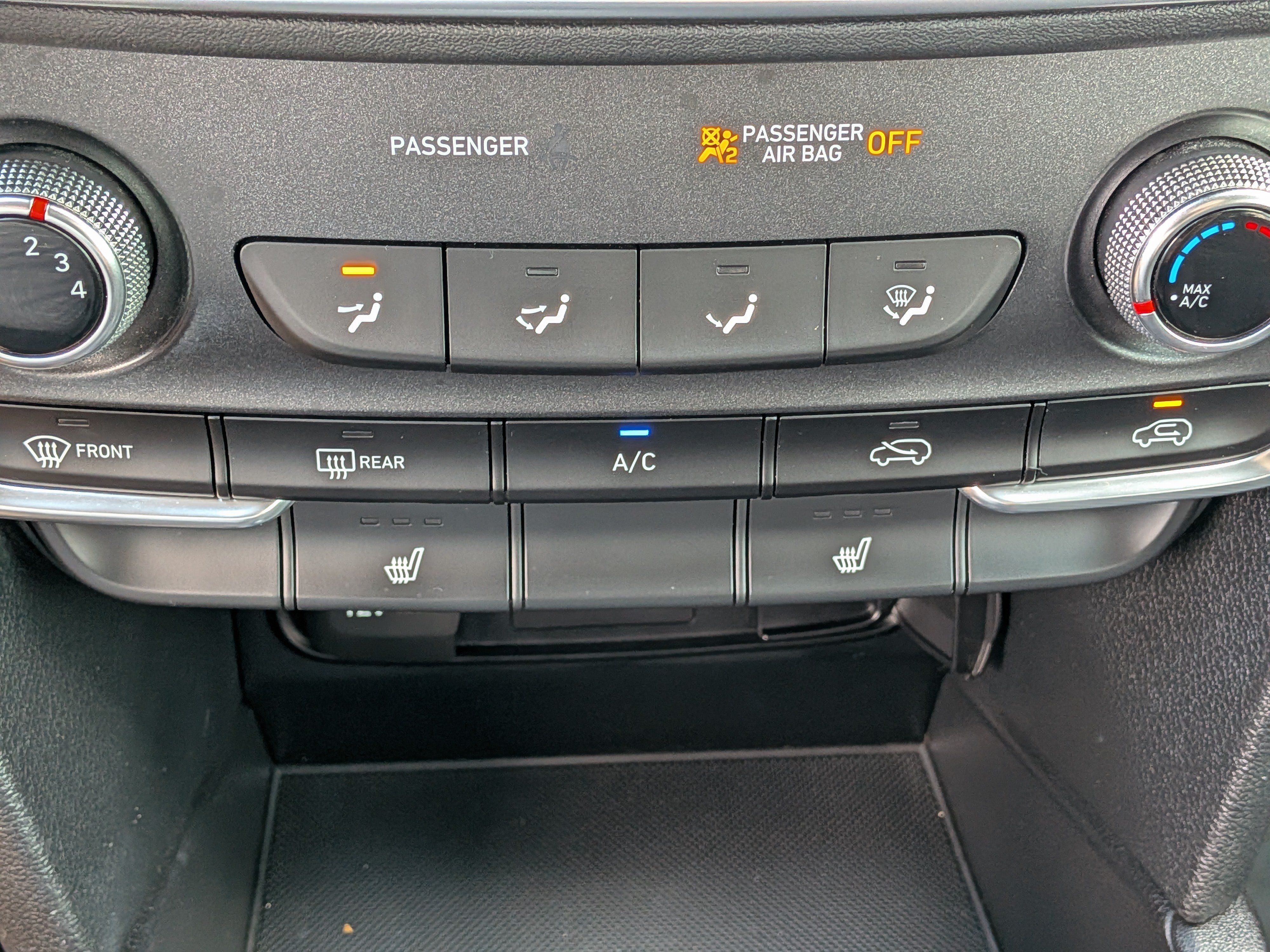 Used 2019 Hyundai Santa Fe SEL FWD image 30