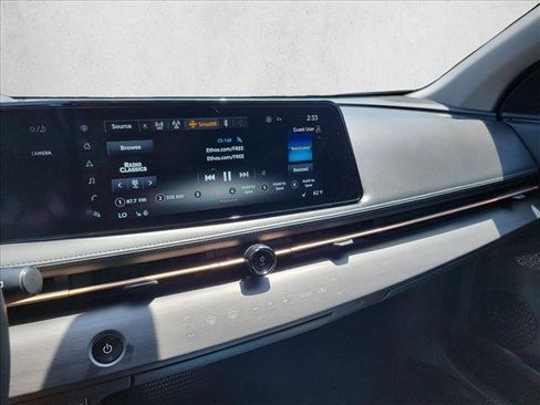 Used 2023 Nissan Ariya FWD image 18