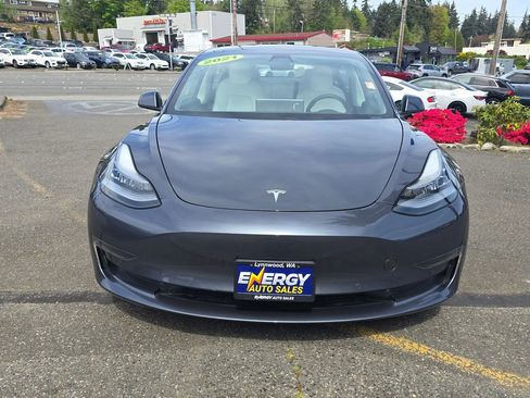 Used 2021 Tesla Model 3 Standard Range Plus RWD image 3