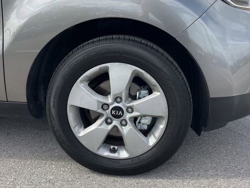 Used 2018 Kia Soul Base image 22