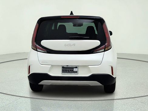 Used 2023 Kia Soul LX w/ Option Group 015 FWD image 10