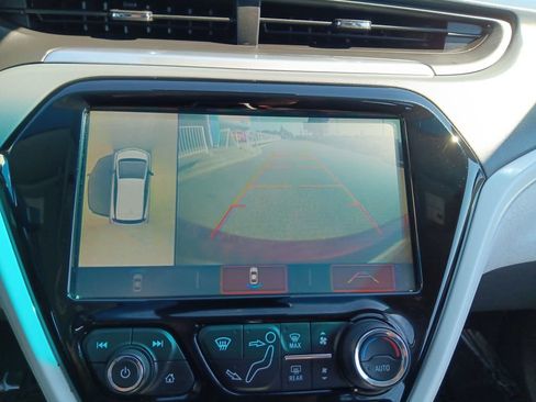 Used 2019 Chevrolet Bolt Premier w/ Infotainment Package FWD image 20
