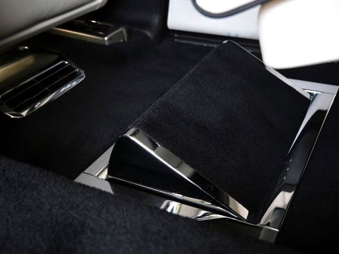 Used 2022 Rolls-Royce Phantom Extended Wheelbase w/ The Phantom Package RWD image 36