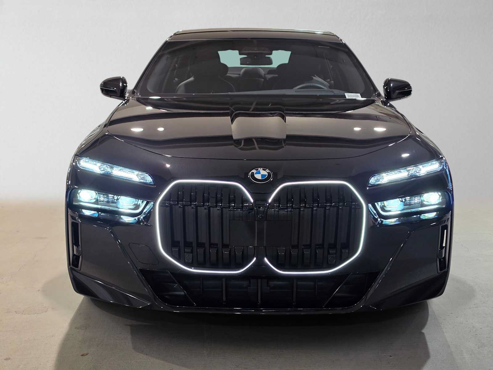 Used 2026 BMW 740i xDrive w/ Executive Package AWD/4WD image 8