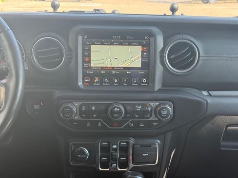 Used 2021 Jeep Gladiator Overland w/ Uconnect 4C Nav & Sound Group AWD/4WD image 12