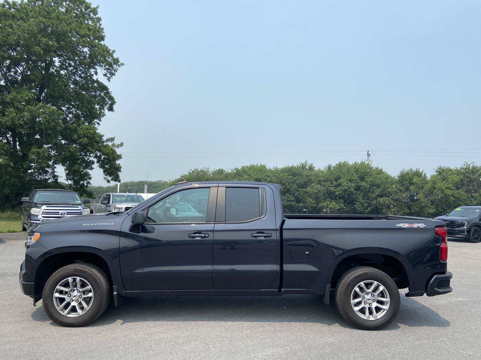 Used 2023 Chevrolet Silverado 1500 RST AWD/4WD image 7