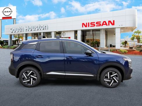 New 2026 Nissan Kicks SV w/ Charging Package image 5