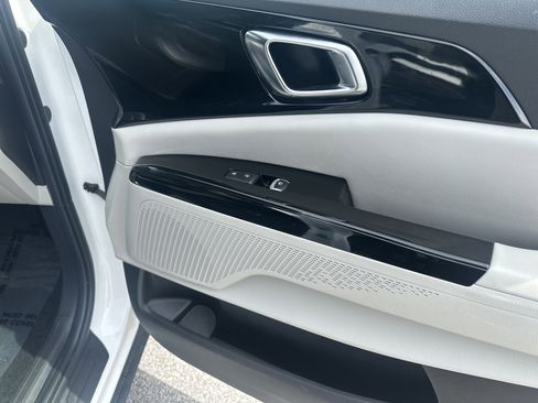 Used 2024 Kia Carnival SX image 25