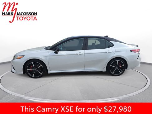 Used 2020 Toyota Camry XSE image 14