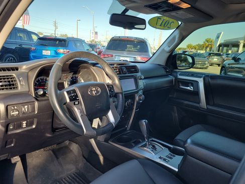 Used 2017 Toyota 4Runner SR5 image 7