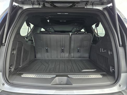 New 2026 Chevrolet Suburban Premier w/ Sun And Tow Package AWD/4WD image 23