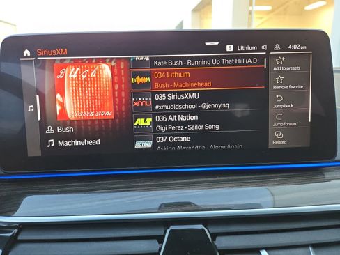 Used 2022 BMW 540i xDrive w/ Premium Package image 25