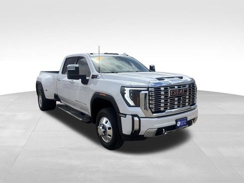 Used 2024 GMC Sierra 3500 Denali w/ Denali Reserve Package AWD/4WD image 5