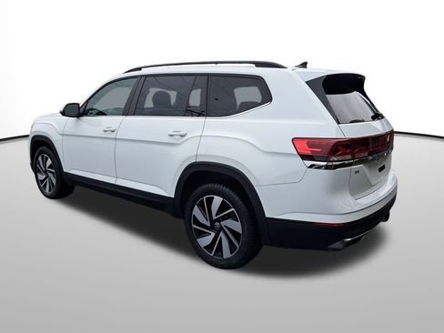 Used 2024 Volkswagen Atlas SE image 3