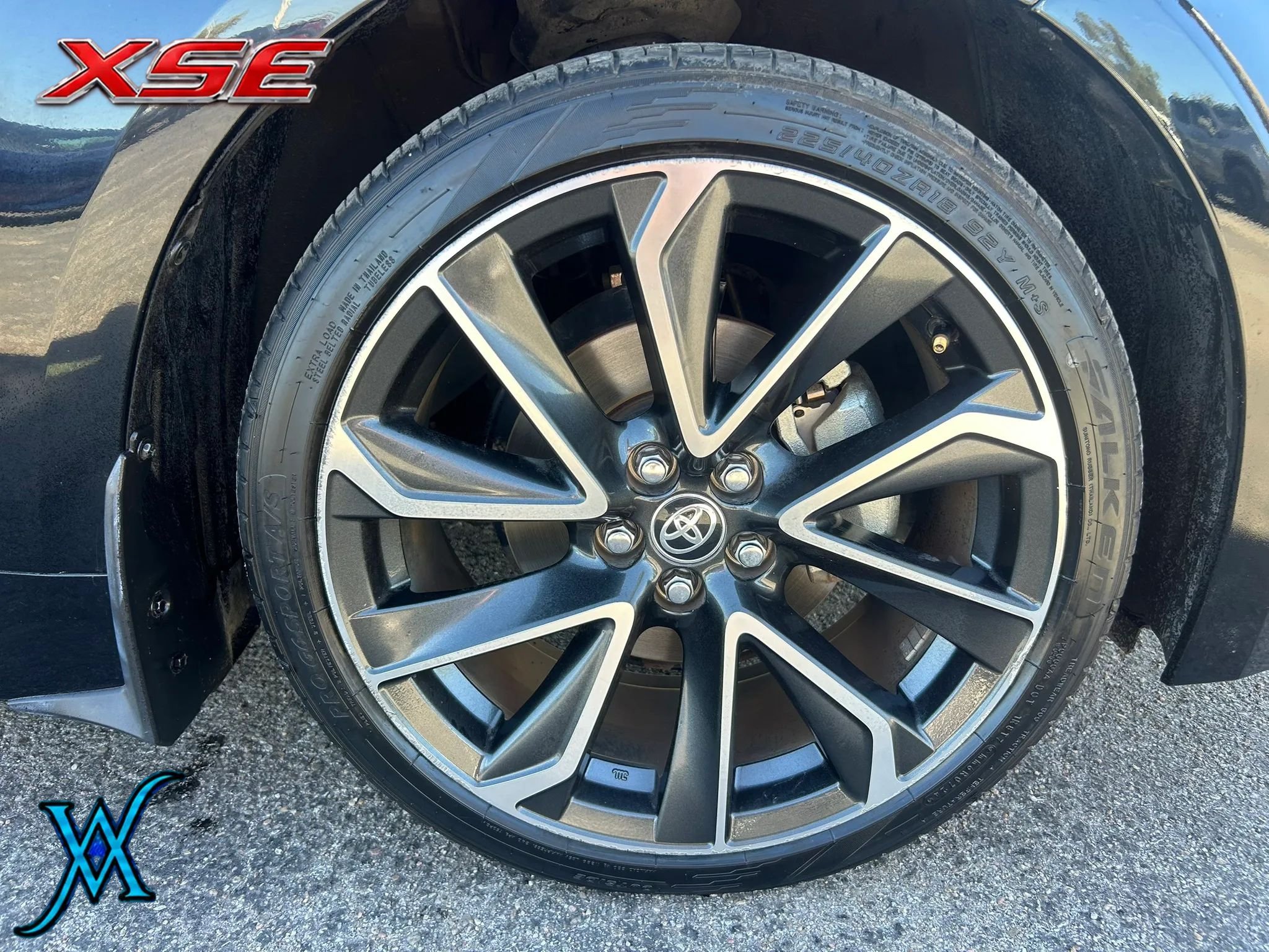 Used 2021 Toyota Corolla XSE FWD image 9