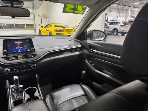 Used 2023 Nissan Altima 2.5 SR image 17