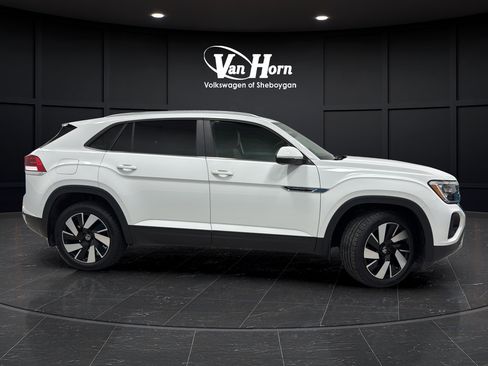 Used 2024 Volkswagen Atlas Cross Sport SE AWD/4WD image 8