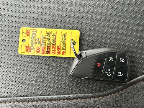 Used 2024 GMC Sierra 2500 AT4 w/ Technology Package image 28