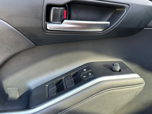 Used 2023 Toyota Highlander XLE image 10