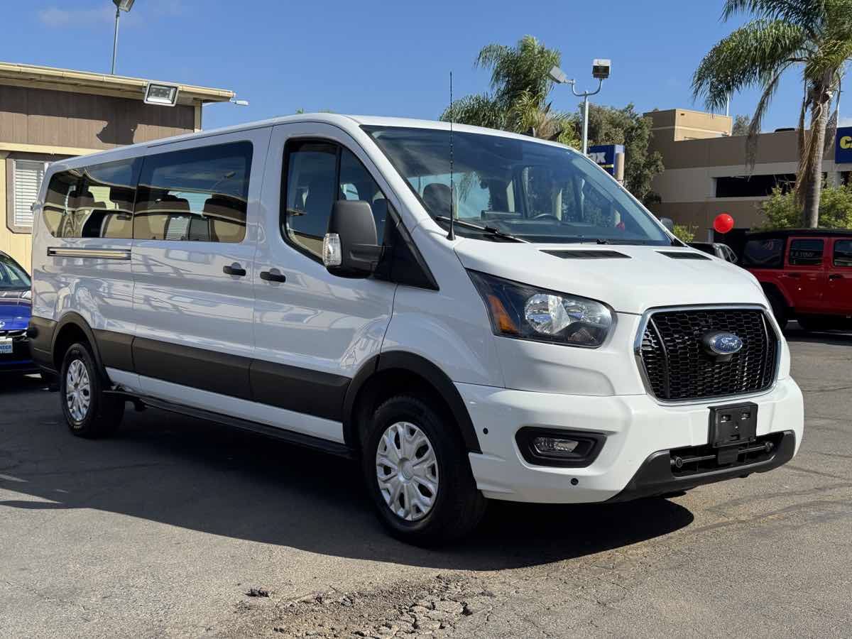 Used 2024 Ford Transit 350 XLT RWD image 4