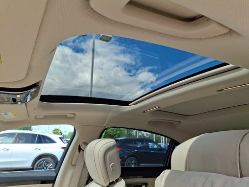 Certified 2025 Mercedes-Benz S 580 4MATIC Sedan image 15