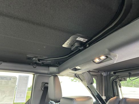 New 2026 Ford Bronco Badlands image 41