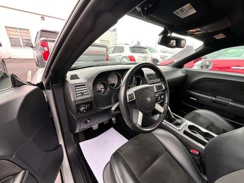 Used 2009 Dodge Challenger SRT8 w/ SRT Option Group II RWD image 31