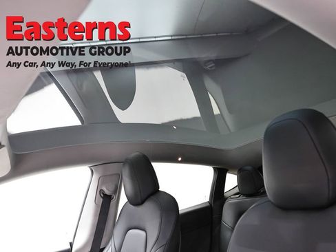 Used 2022 Tesla Model Y Long Range image 28