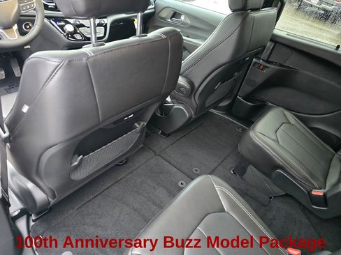 New 2026 Chrysler Pacifica Select image 23