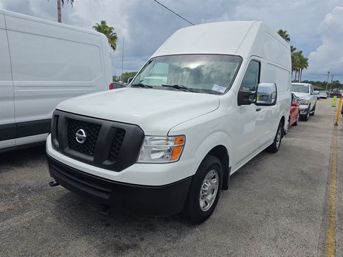 Used 2016 Nissan NV 2500 SV RWD image 1