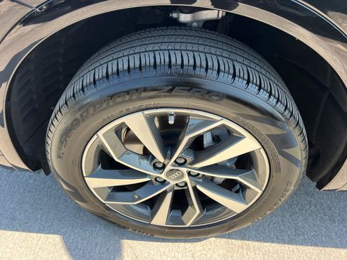 Used 2024 Audi Q5 2.0T Premium AWD/4WD image 11