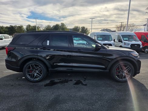 New 2026 Ford Explorer ST image 6