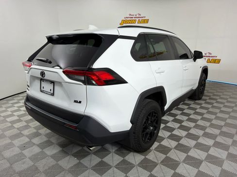 Used 2024 Toyota RAV4 XLE w/ Convenience Package FWD image 6
