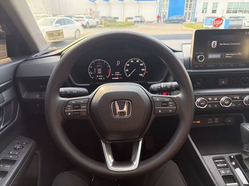 Used 2025 Honda CR-V EX image 16