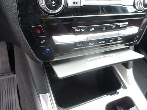 Used 2023 Ford Explorer Limited w/ Limited Technology Package image 12