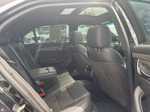 Used 2018 Cadillac CTS V w/ Luxury Package RWD image 27