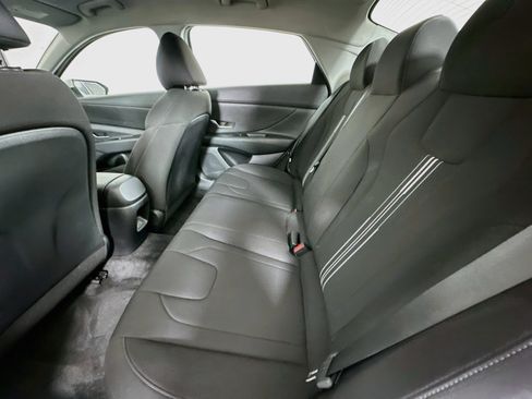 Used 2024 Hyundai Elantra SEL FWD image 27