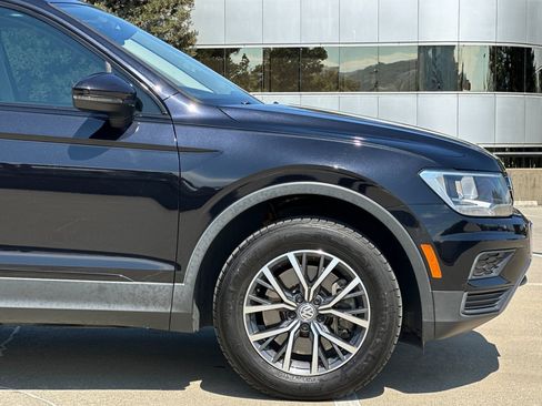 Used 2020 Volkswagen Tiguan SE w/ Panoramic Sunroof Package FWD image 37