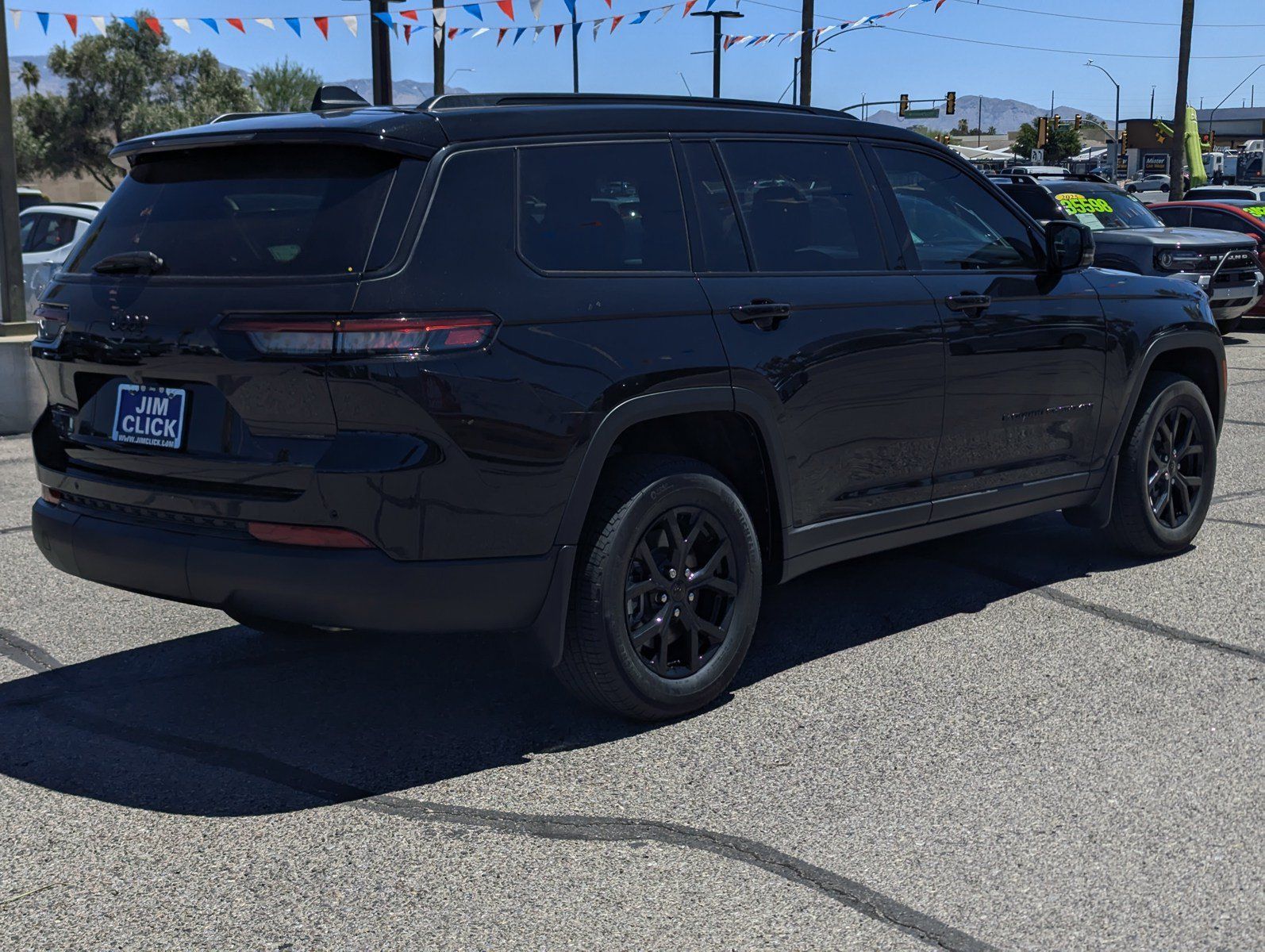 Used 2025 Jeep Grand Cherokee L Altitude AWD/4WD image 2