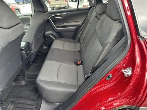 Used 2021 Toyota RAV4 XLE image 13