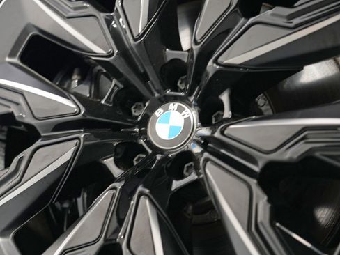Used 2023 BMW i7 xDrive60 w/ Executive Package 2 AWD/4WD image 73